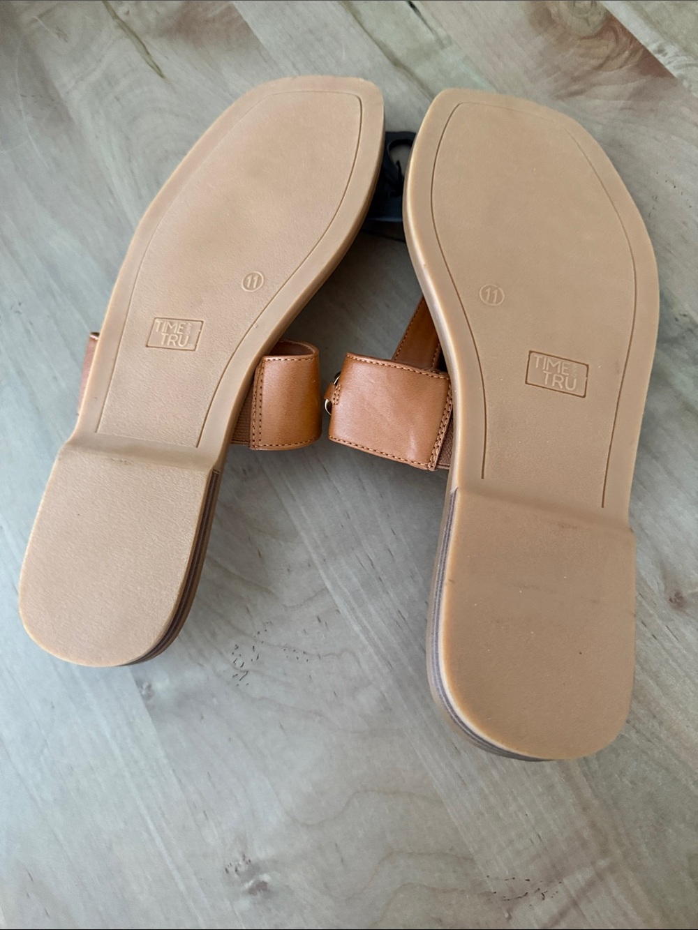 Time and Tru Cognac Slide Sandals with Gold Chain Accent - Picture 4 of 4